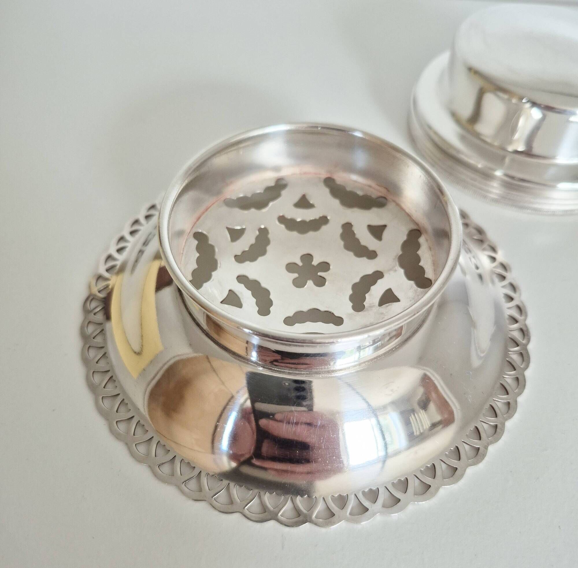 Antique butter dish Coquillor-glace in silver-plated metal and its knife.