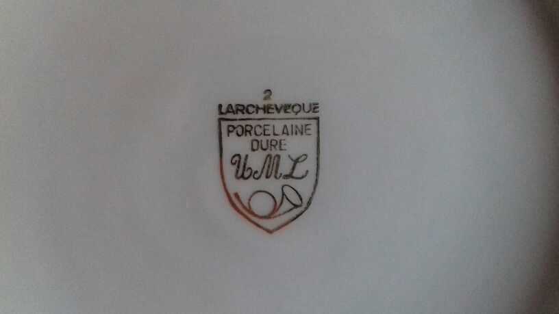 Lot of 10 dessert plates, hard porcelain (Larchevéque)