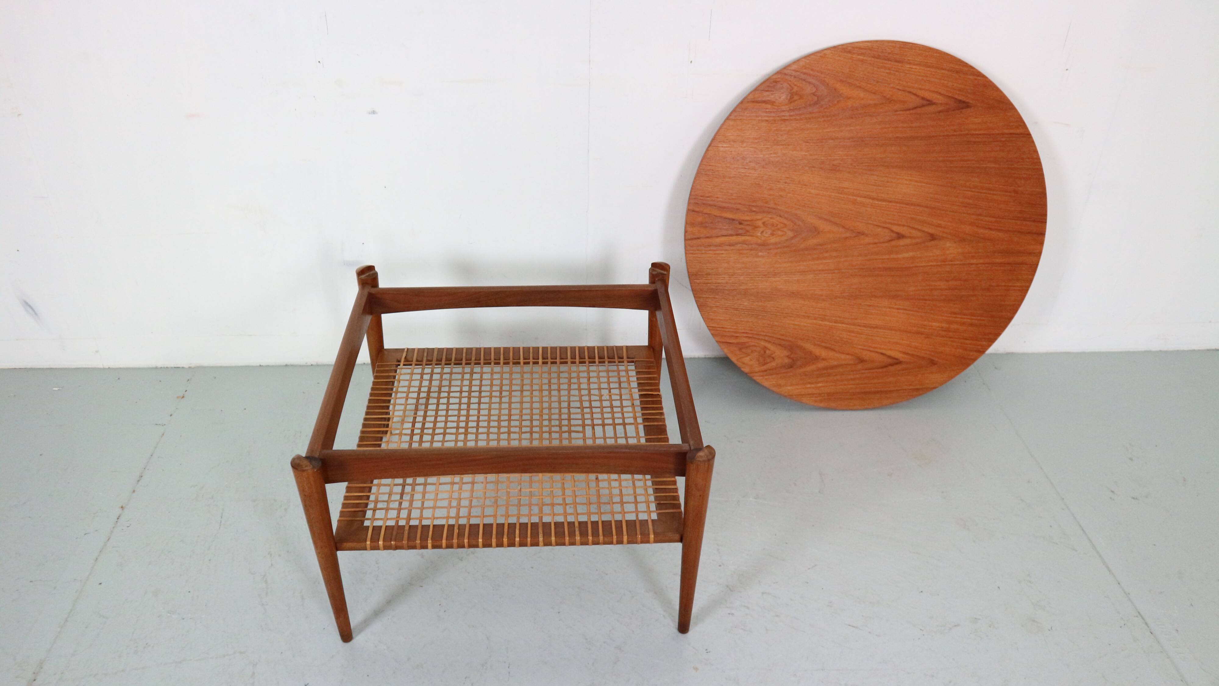 Scandinavian Modern Teak& Rattan Round Coffee Table, 1960's Denmark