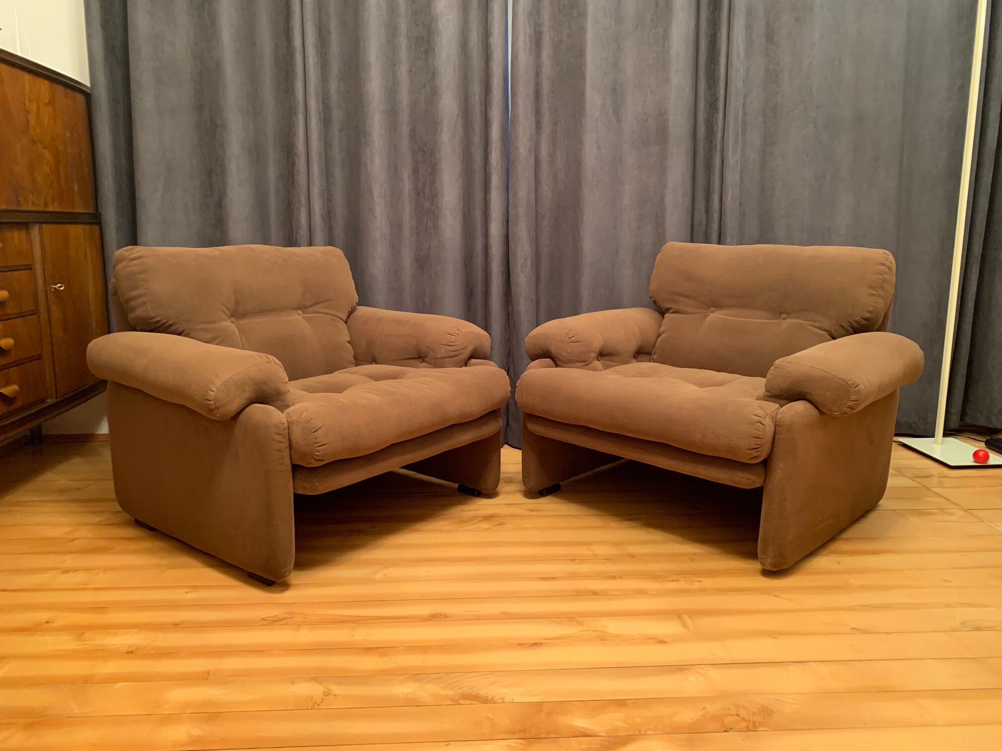 Pair of Coronado armchairs, designed by Tobia Scarpa, C&B Italia, 1960s