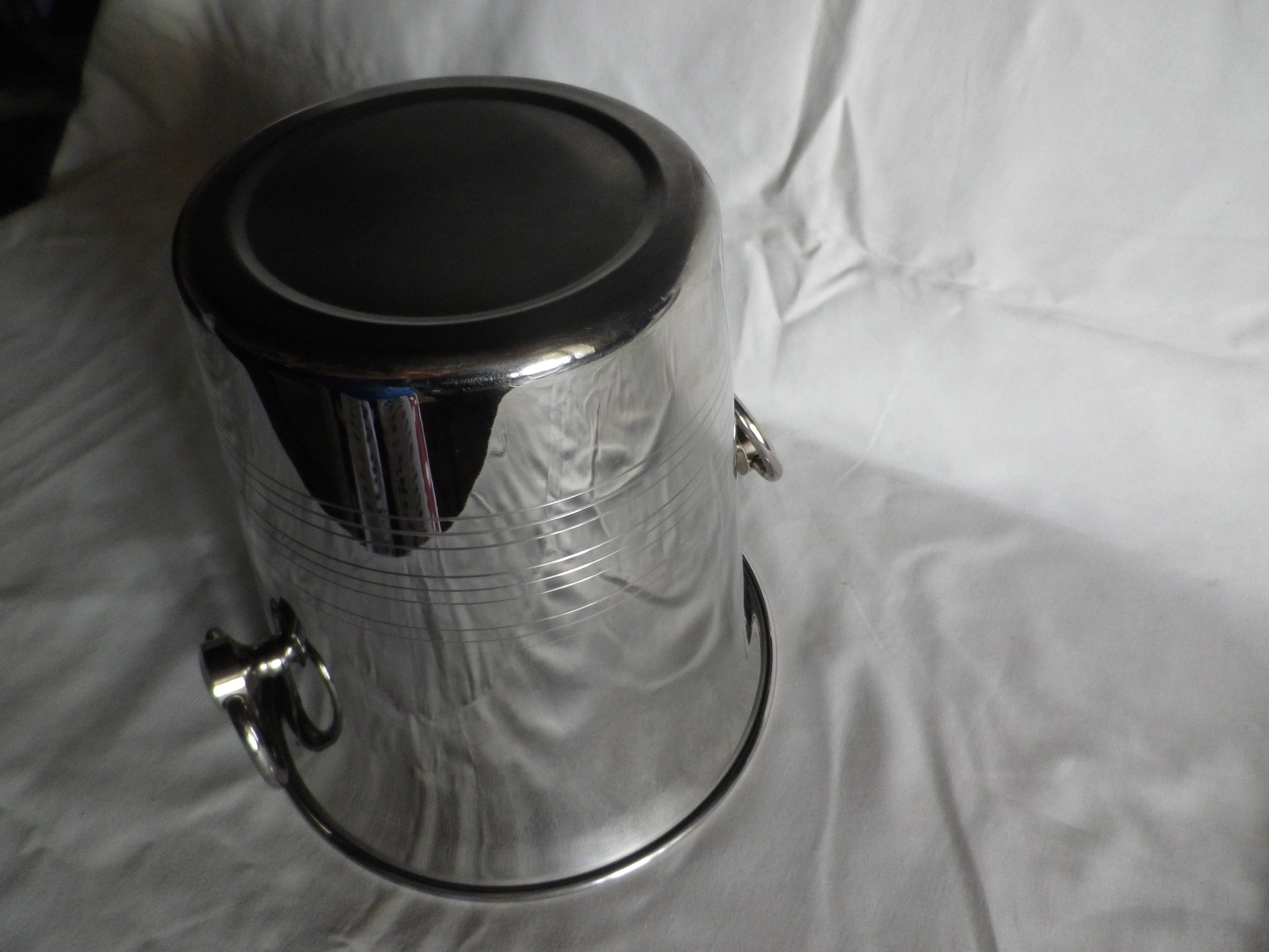 Champagne bucket guy degrenne