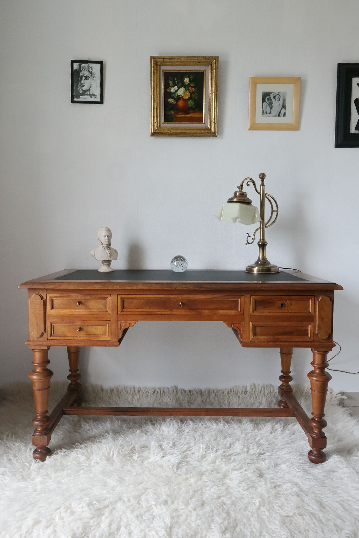 Office minister in walnut style Louis Philippe XXème