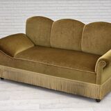 Canapé/lit de repos 2 places des années 1950, velours vert clair, pieds en frêne.