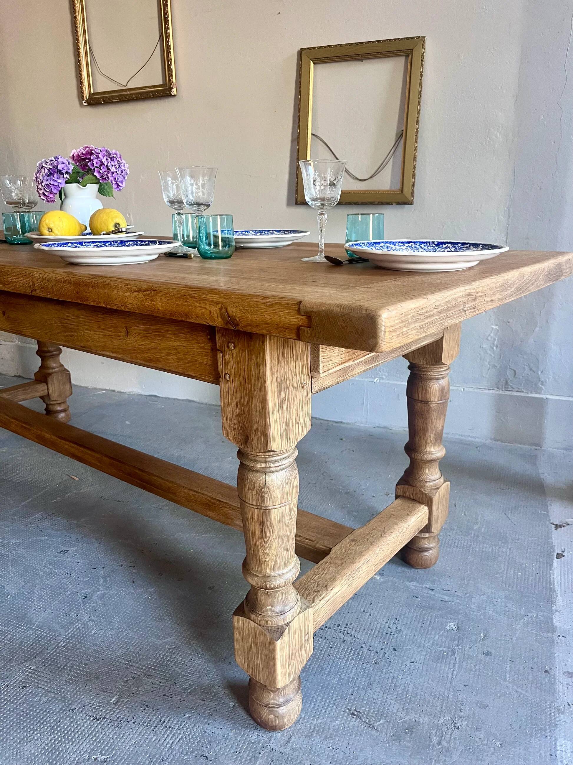 Table de ferme ancienne en bois massif