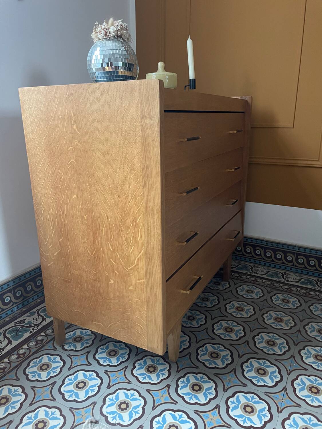 Vintage wooden chest of drawers