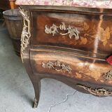 Commode sauteuse en bois de rose plateau en marbre rose