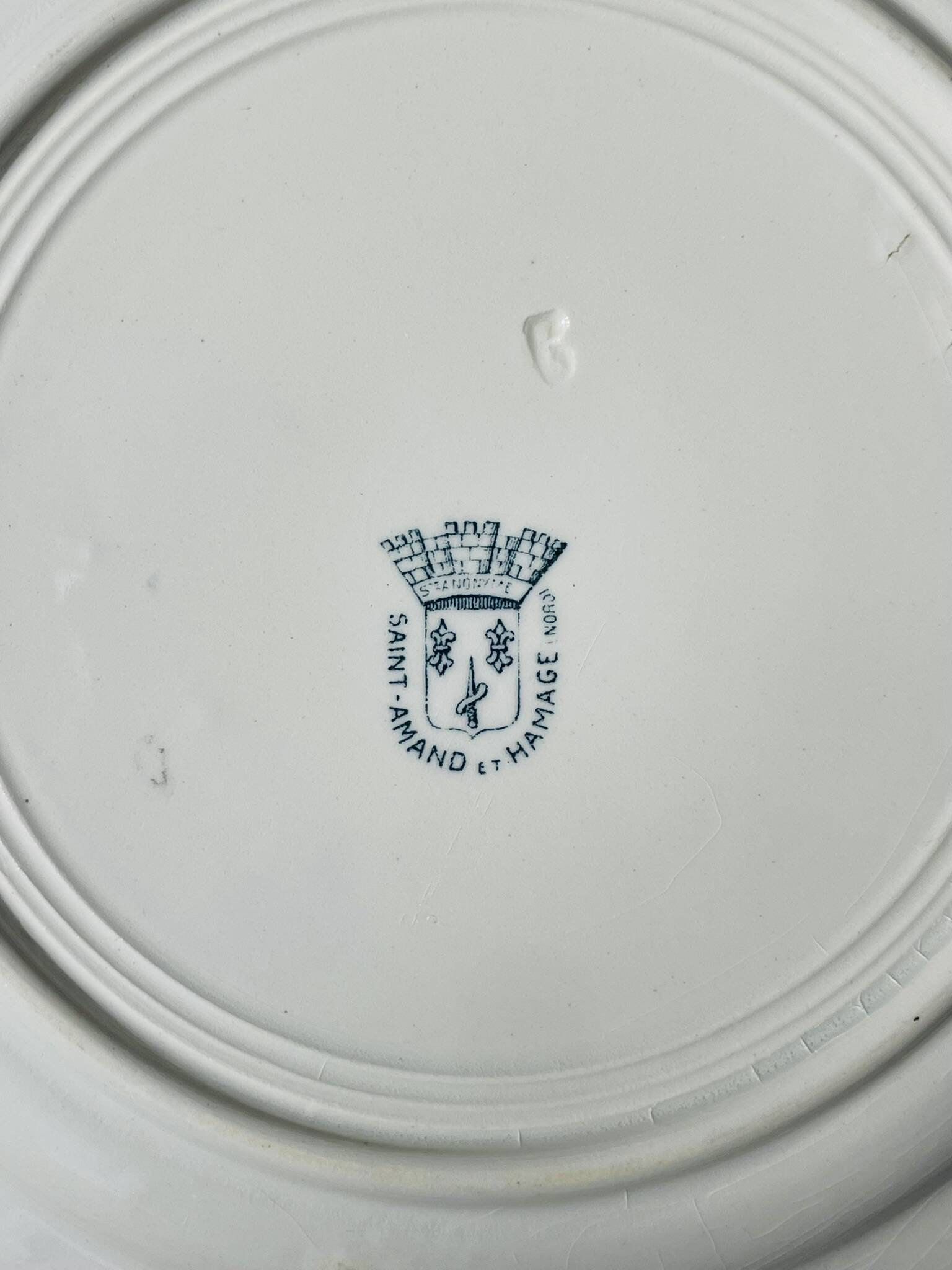 Set of 6 St. Amand & Hamage dinner plates