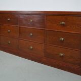 Grand buffet/armoire de magasin Art déco vintage en chêne hollandais, années 1930