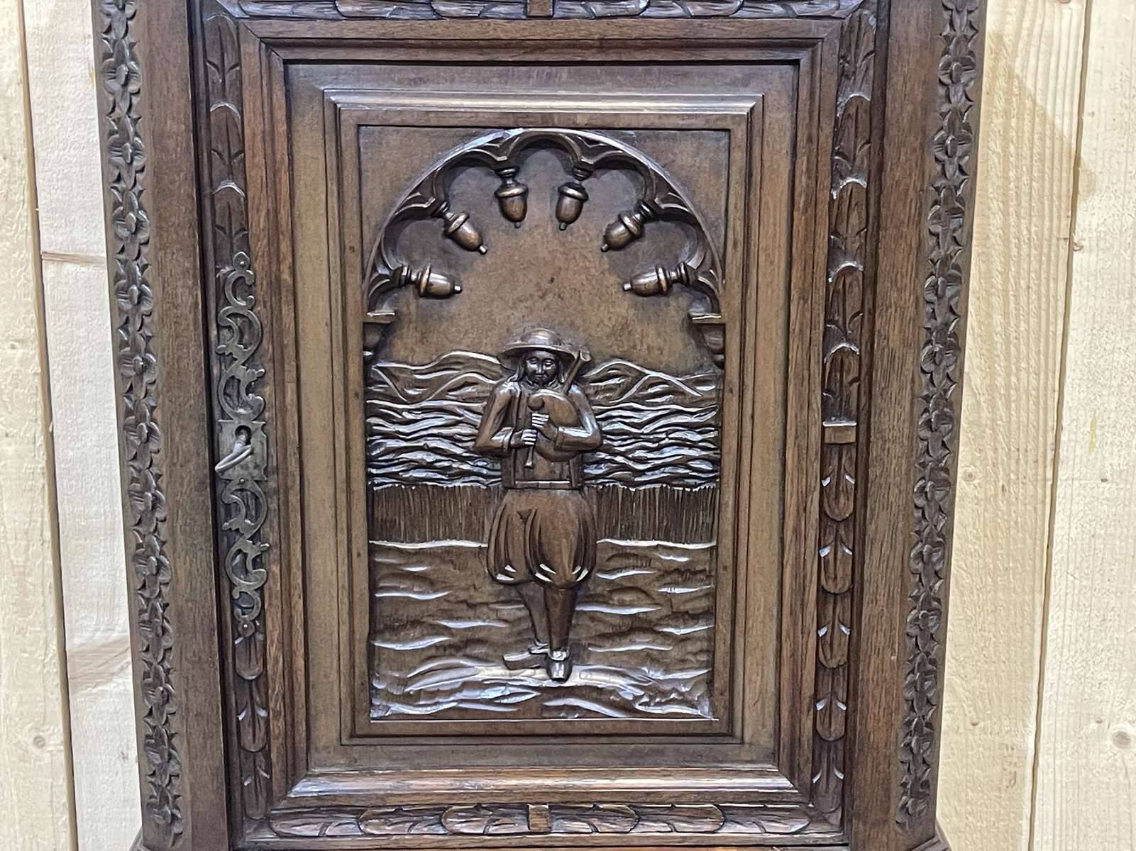 Late 19th century Breton credenza in chestnut