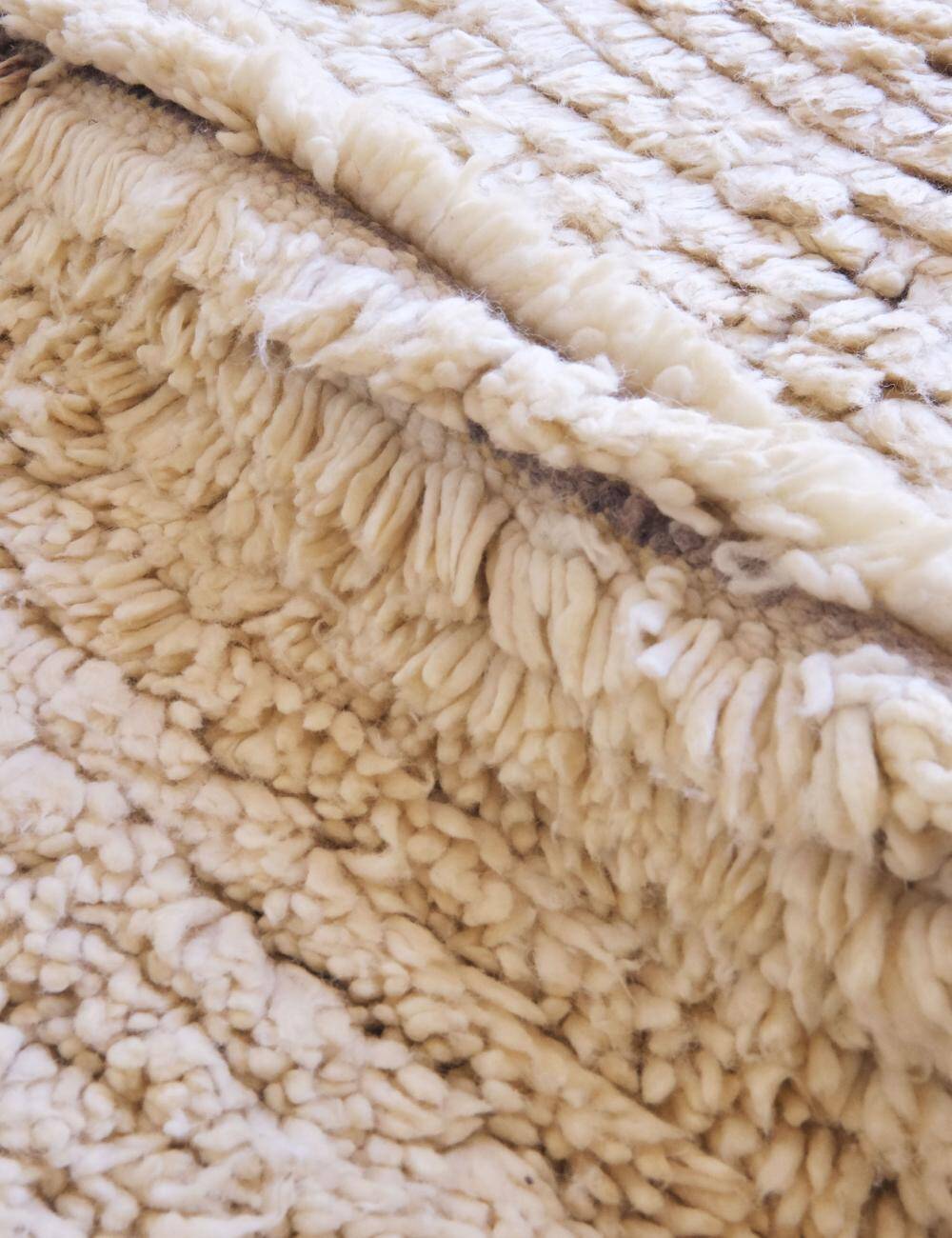 Contemporary Berber Rug - 398 x 282 cm