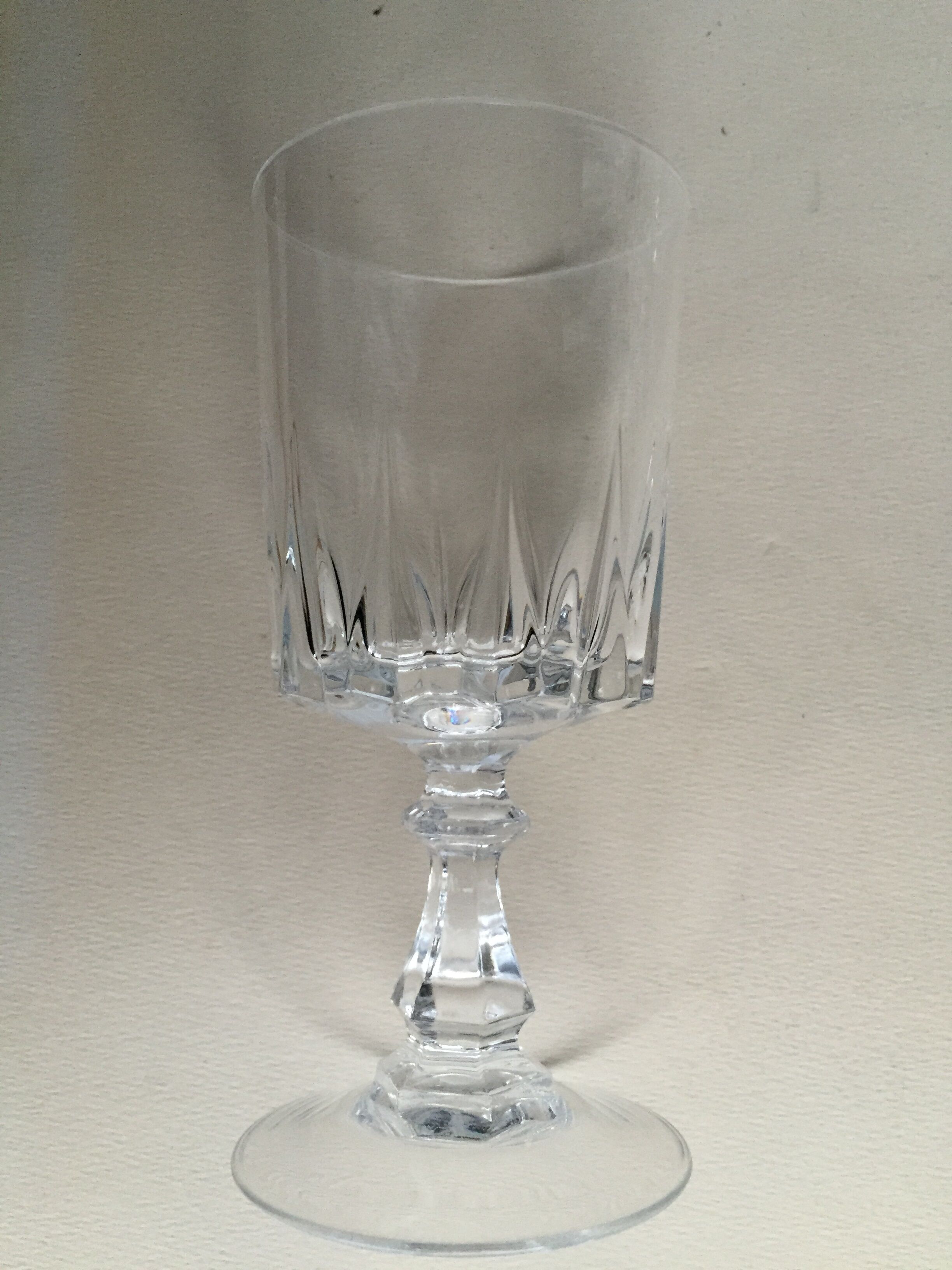 Set of 8 crystal wine glasses