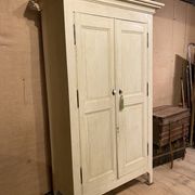 White-cream patinated wardrobe