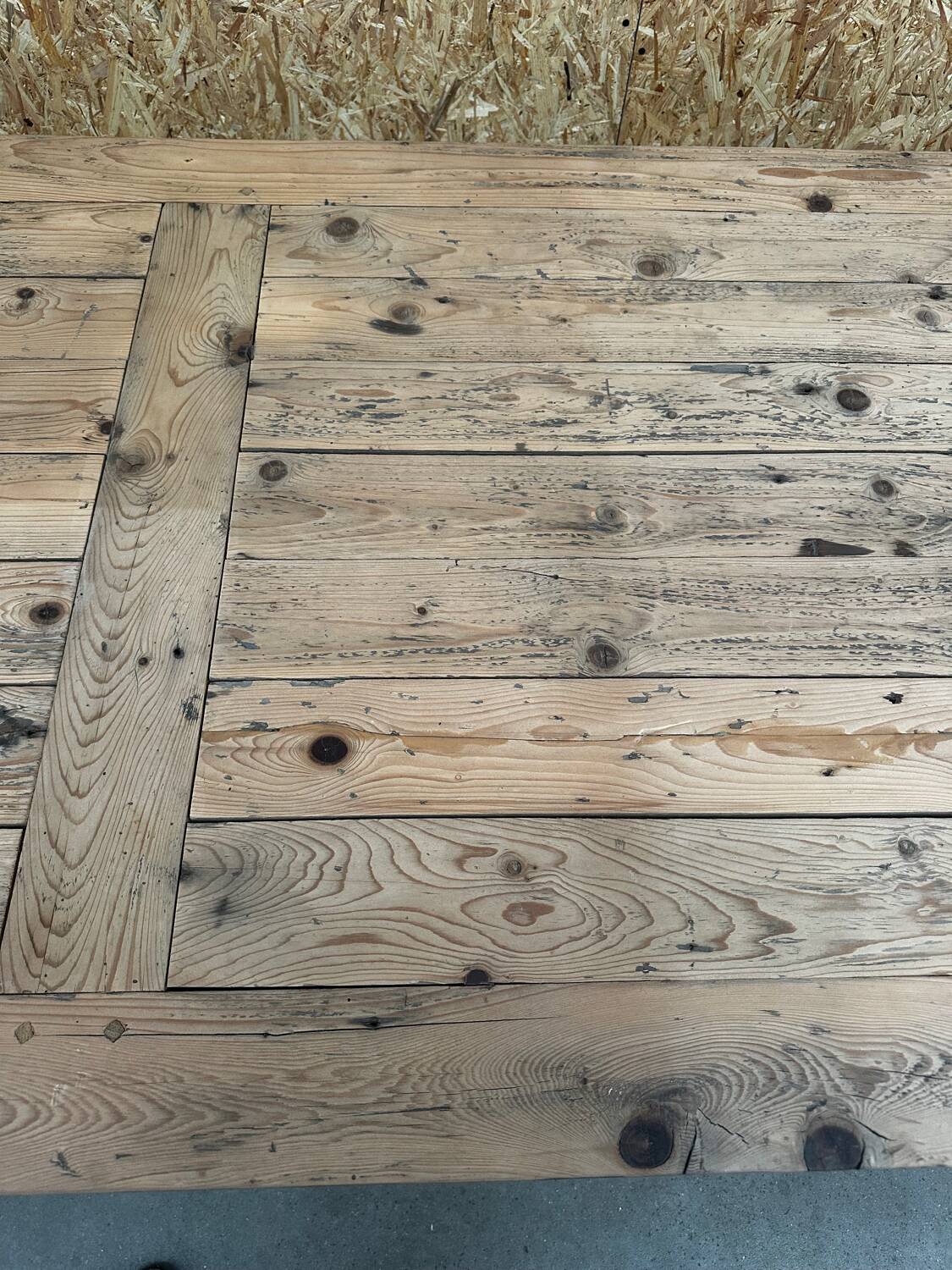 Large table for 10 people - 3m long - antique top / industrial legs