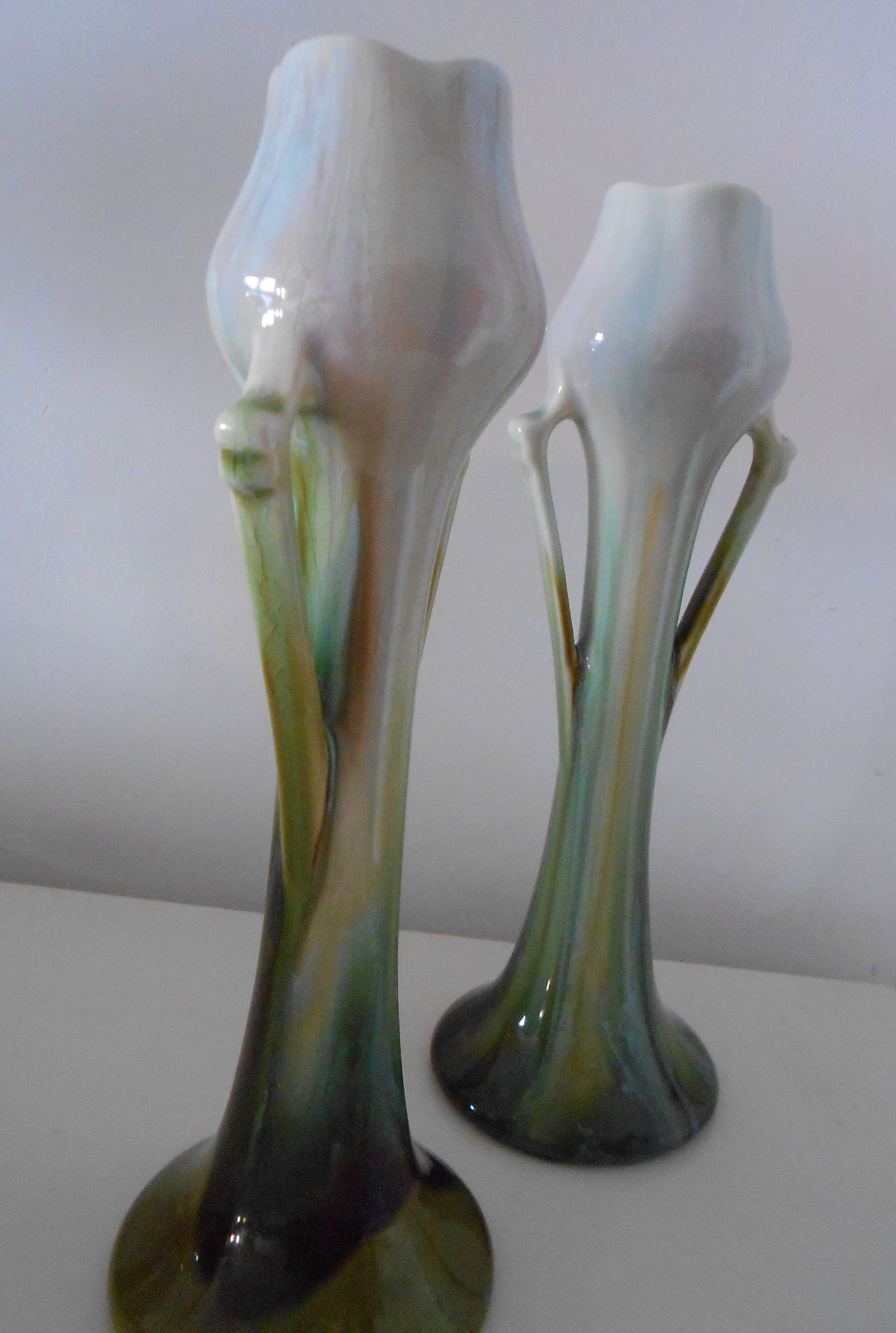 Art Deco ceramic fireplace trim, tulip-shaped vase