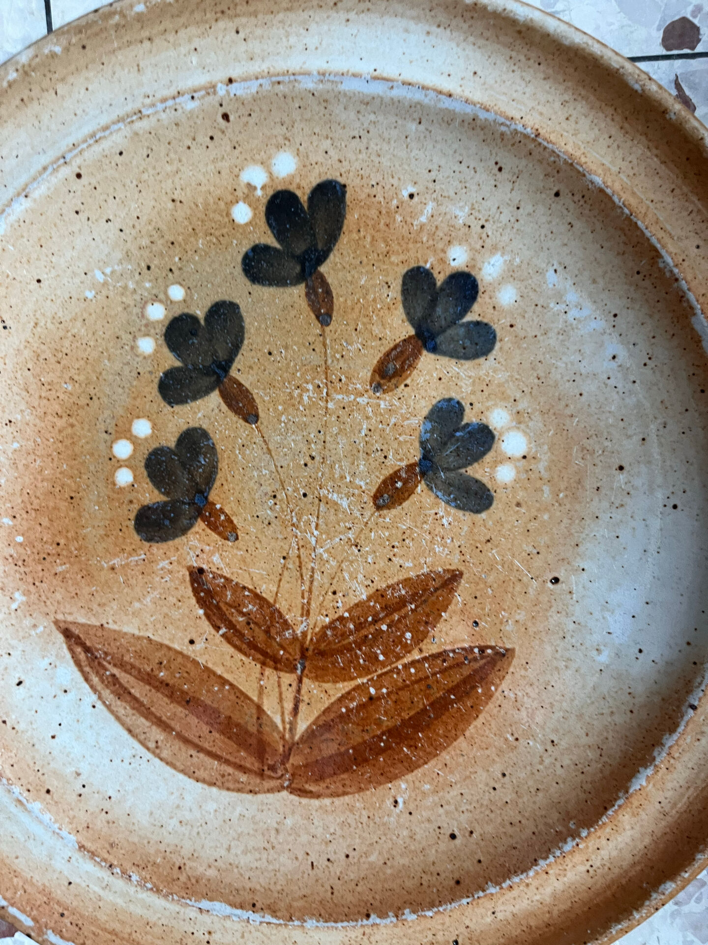 6 assiettes plates en grès 