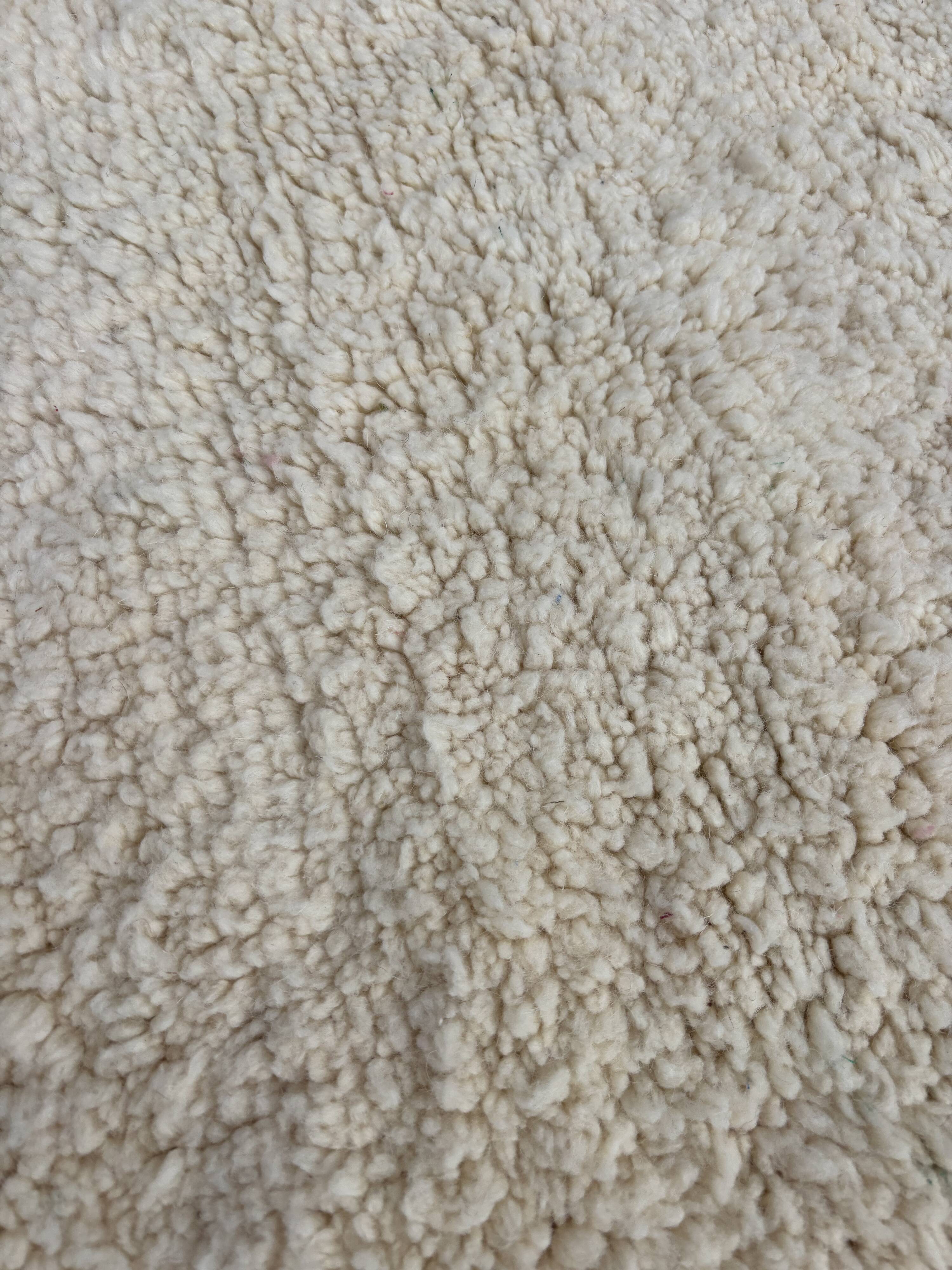 M'rirt Berber rug 190x220 cm – Natural ecru wool, minimalist design