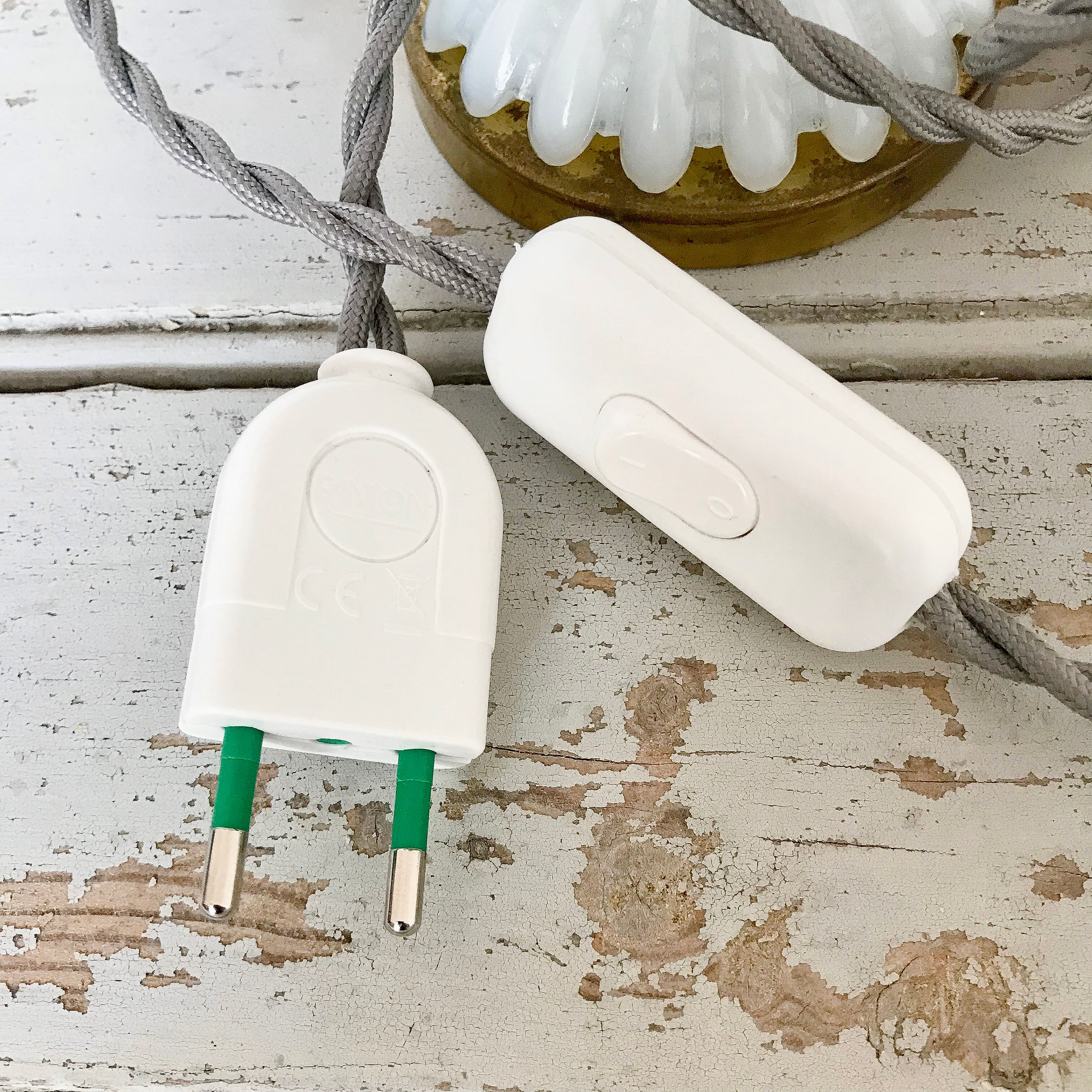 Pineapple opaline table lamp