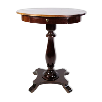 Table d’appoint ovale sur pilier avec tiroir en acajou des années 1890