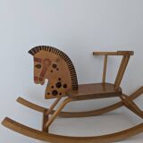 Cheval à bascule ancien