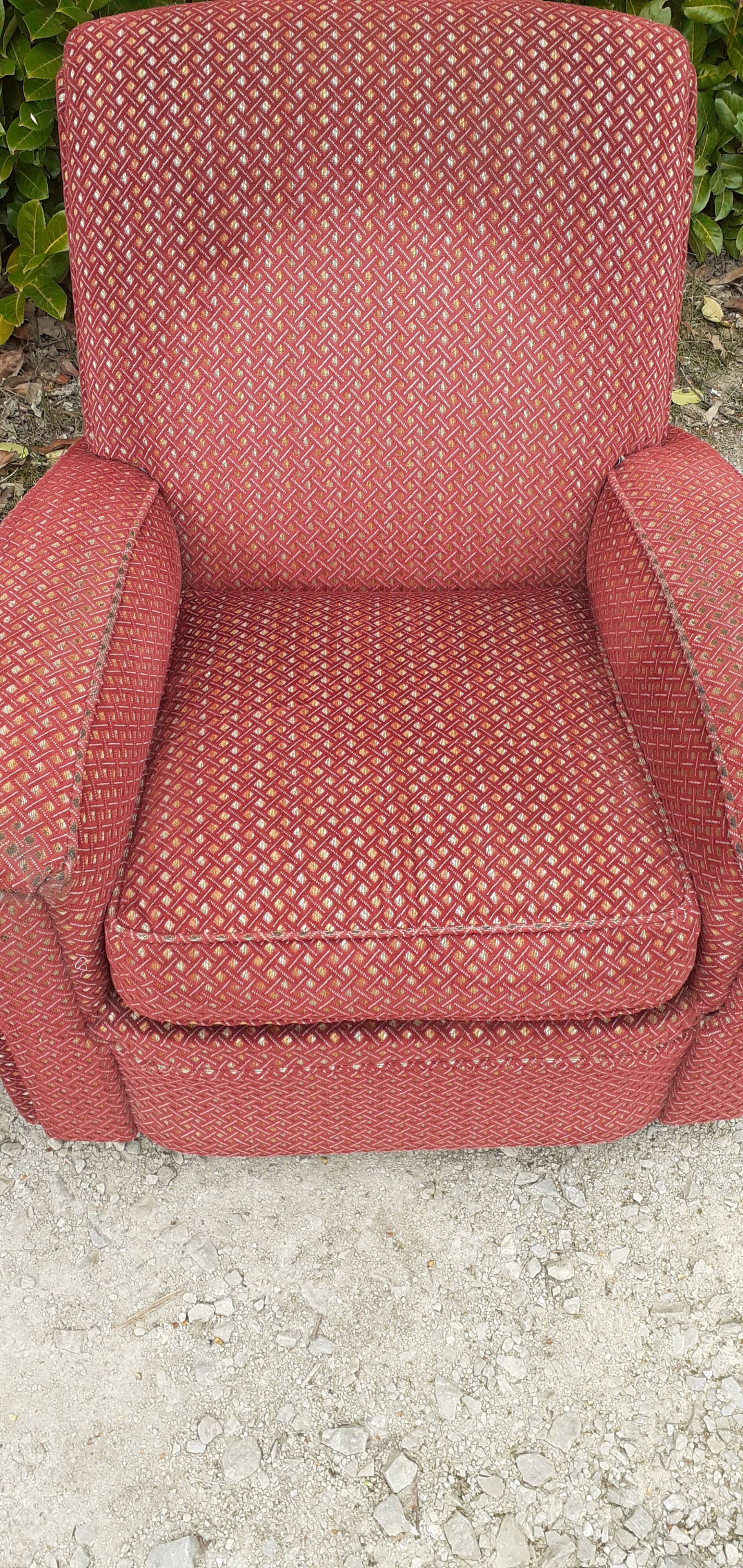 Pairs of art deco club armchairs in red fabrics year 30