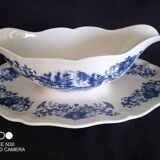 Set of a gravy boat and 2 Sarreguemines ceramic ravines, Derby model
