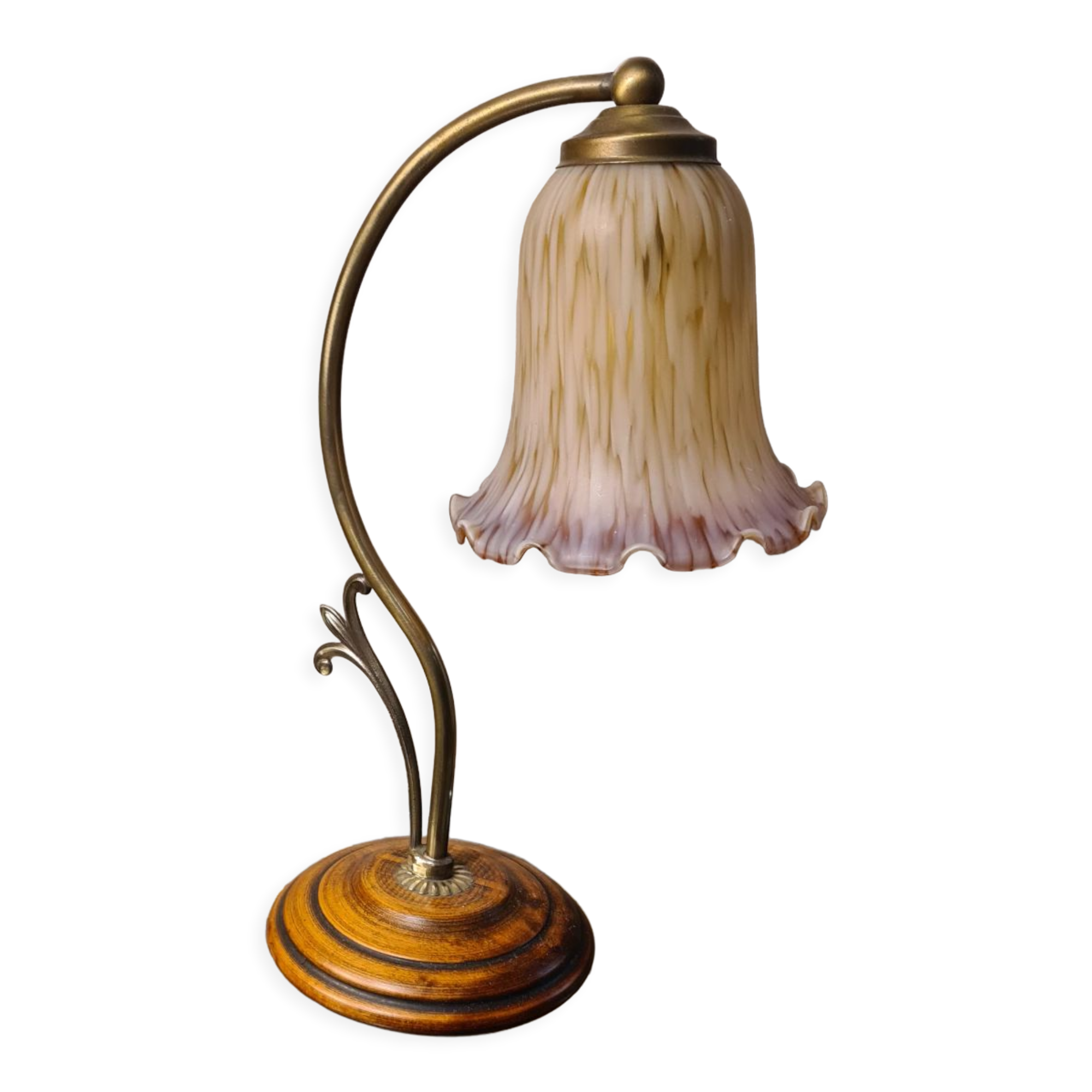 Brass tulip lamp