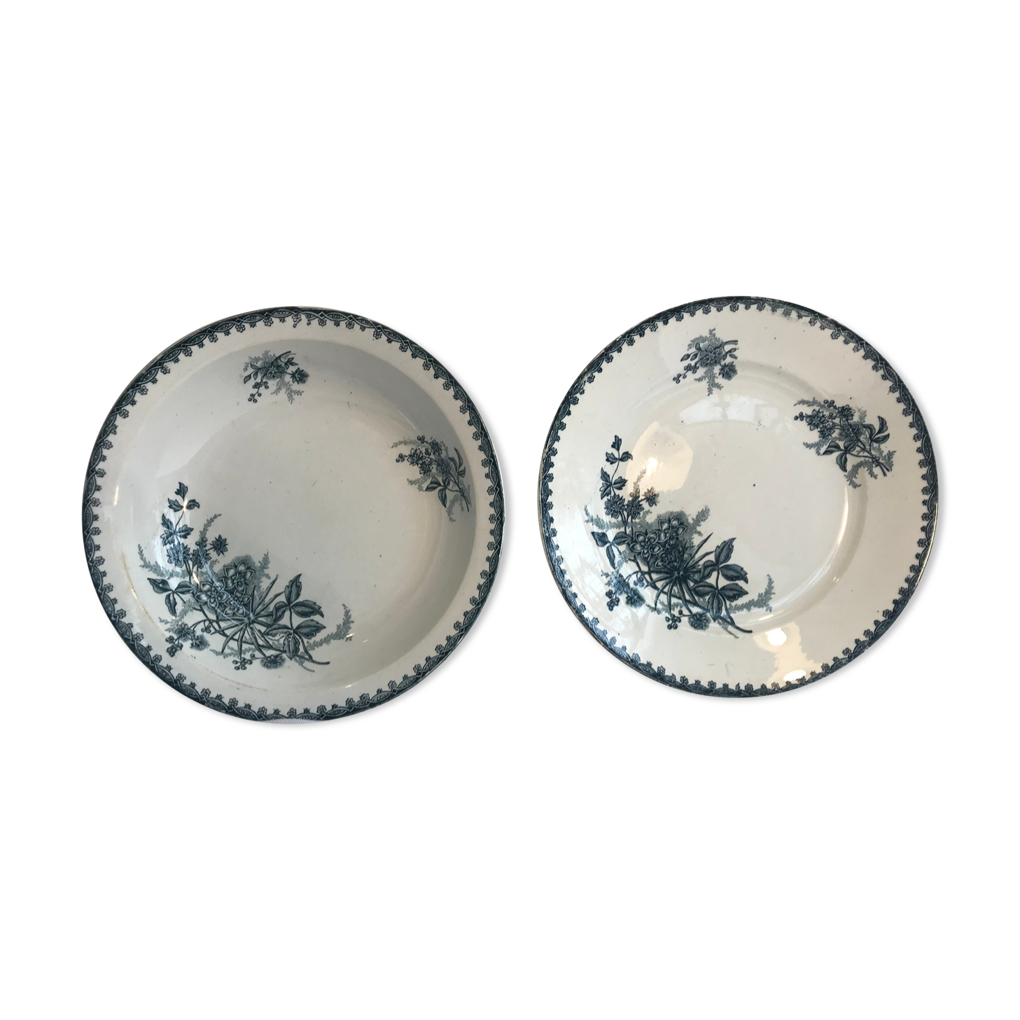 Pair ancient dishes Terre de fer