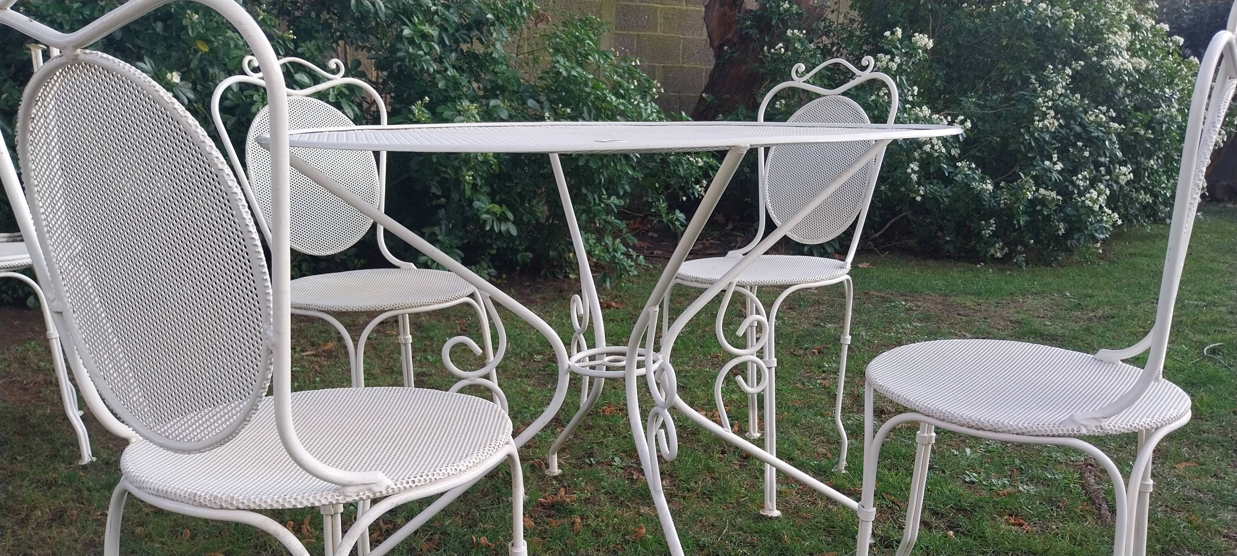 Salon de jardin en fer forgé