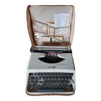 Underwood typewriter 18