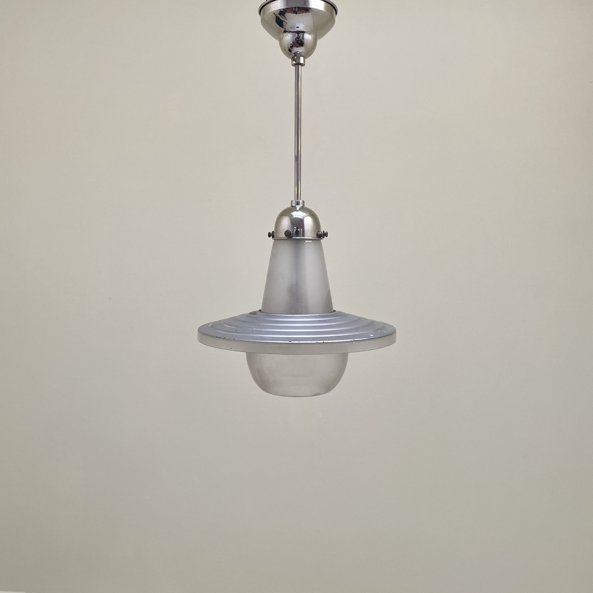 Suspension en verre mercurisé et sablé