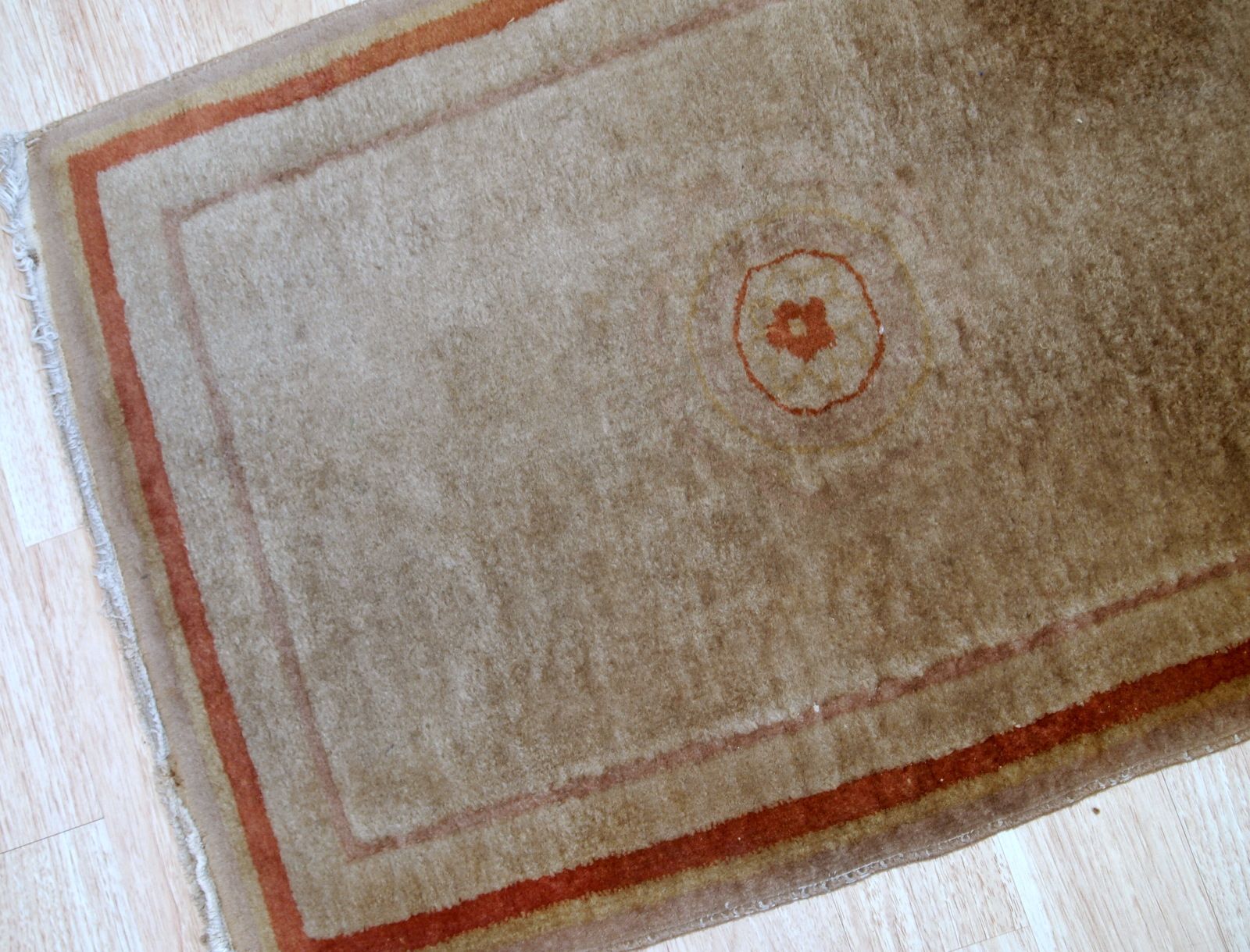 Chinese vintage carpet Art Deco handmade 64cm x 97cm 1970s