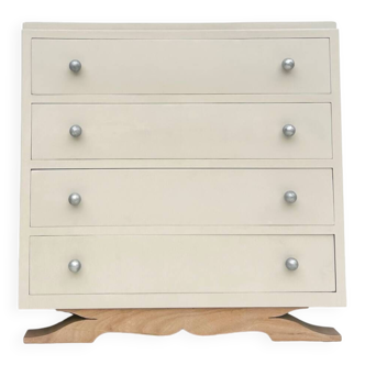 Vintage chest of drawers