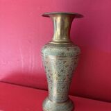 Vase en laiton indien gravé