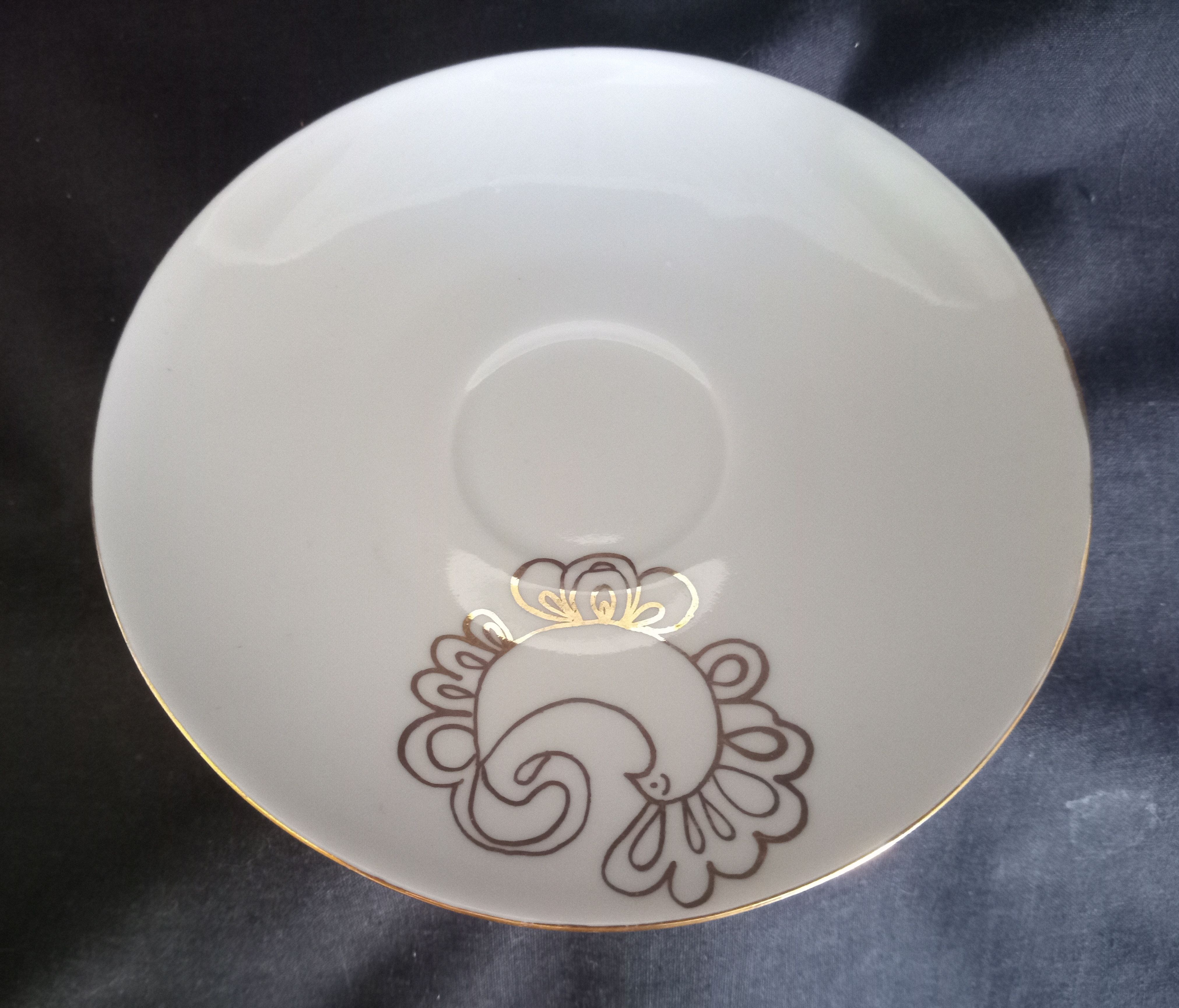 Lomonosov 29-piece porcelain coffee set, cast patterns enhanced with 24k gold