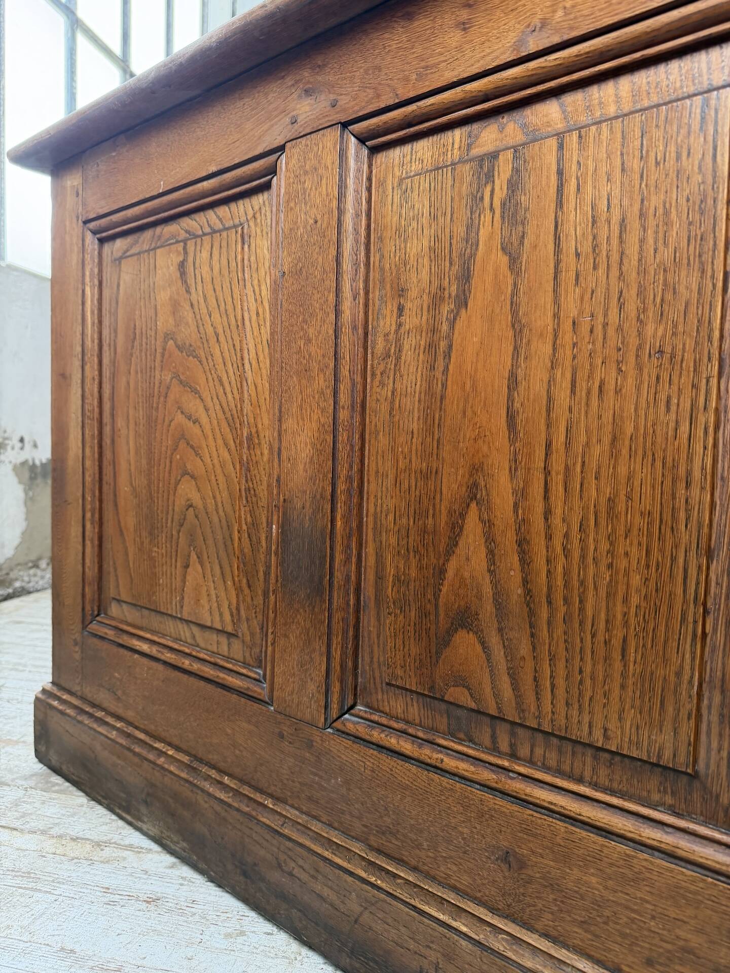 Counter or desk in oak from the 1950s.