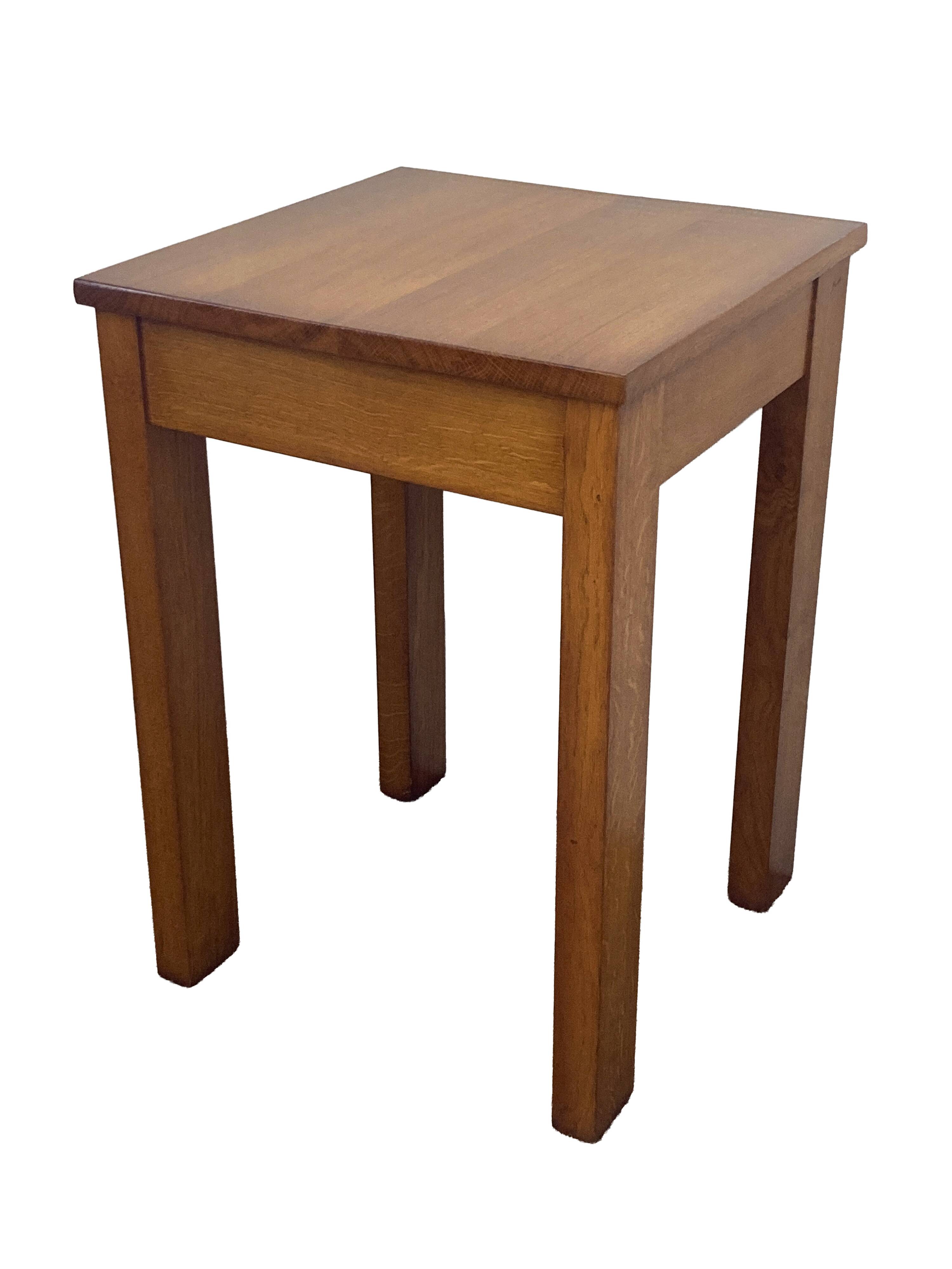 Petite table carrée en chêne massif, 50 × 50 cm