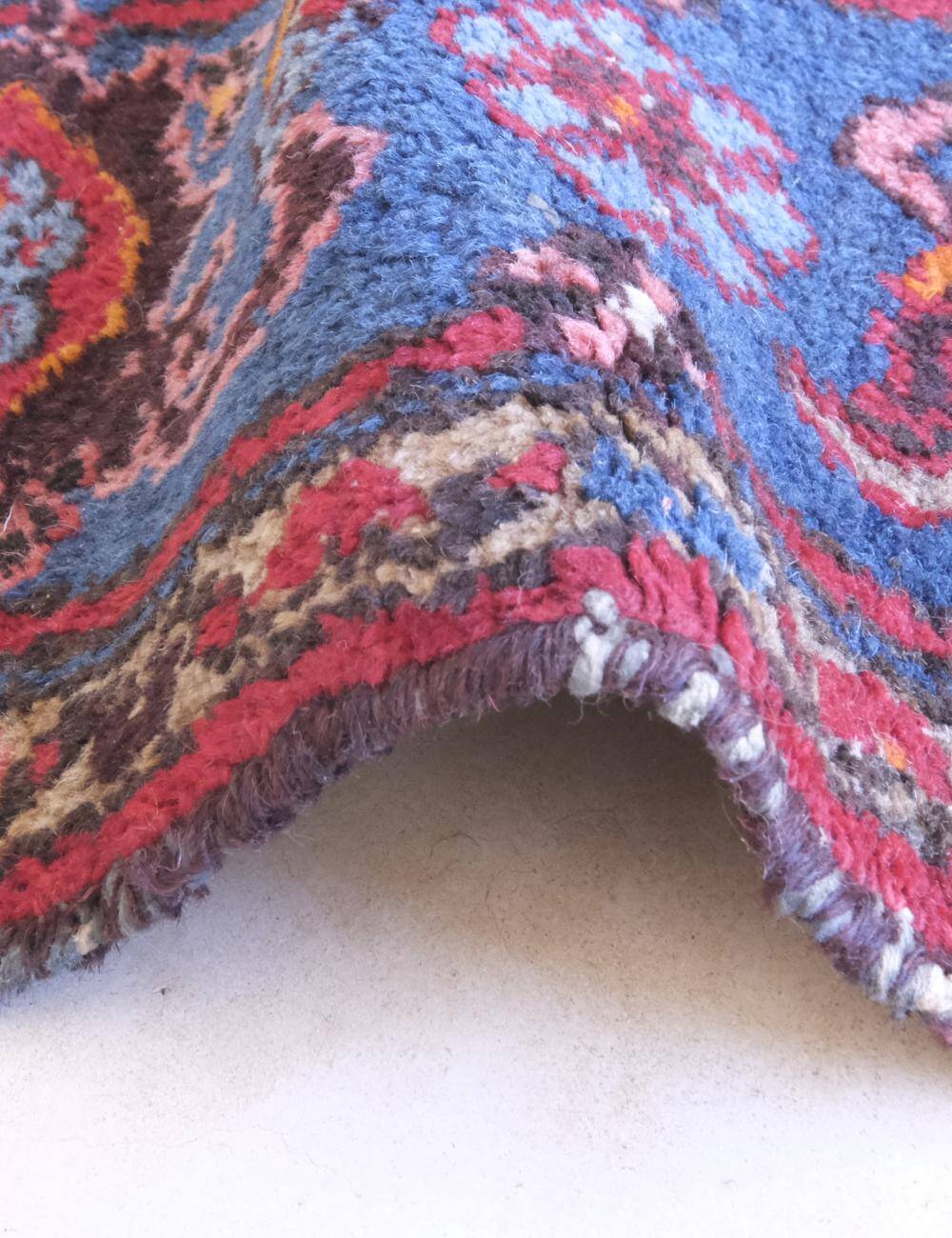 Vintage Persian rug - 203 x 135 cm