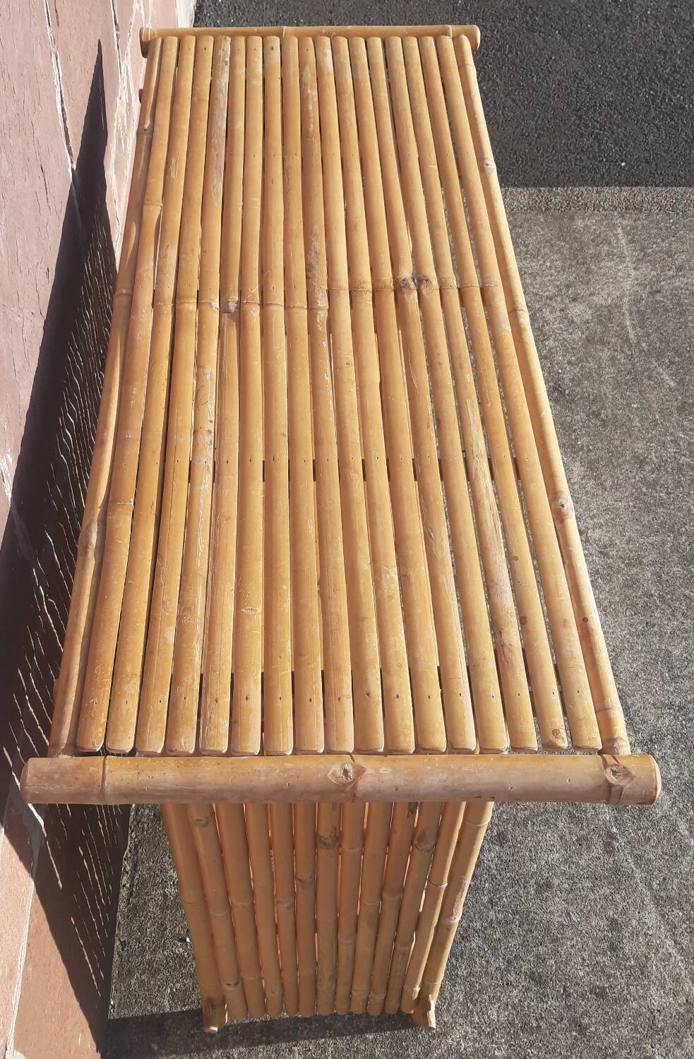 Bamboo counter or bar. (With 2 folding high chairs)