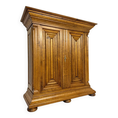 Armoire en bois massif de Francfort forme géométrique vintage penderie