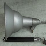 Lita standing projector
