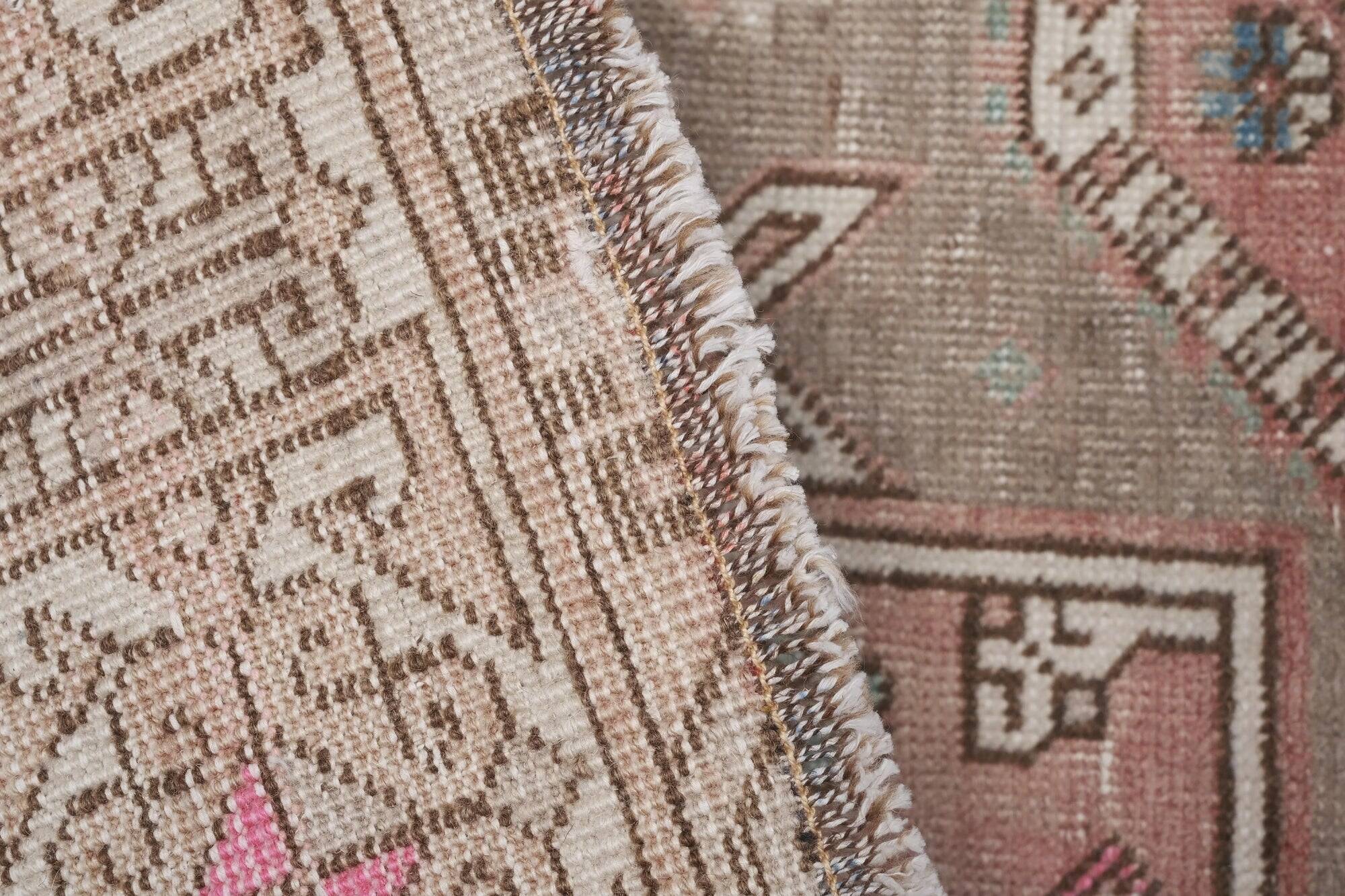 Vintage handmade Turkish rug 137x246 cm