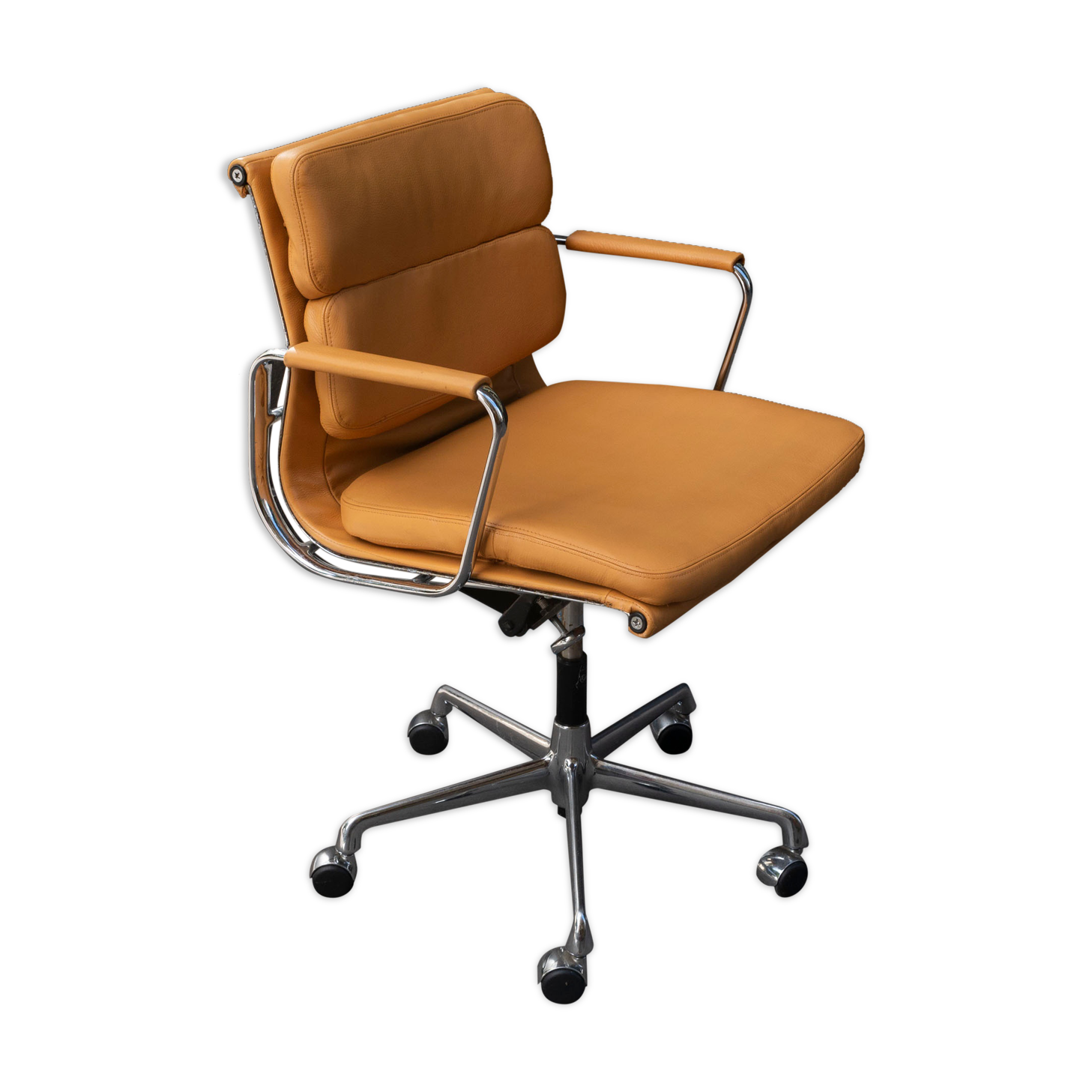 Armchair Soft Pad EA 217 by Charles & Ray Eames - Vitra