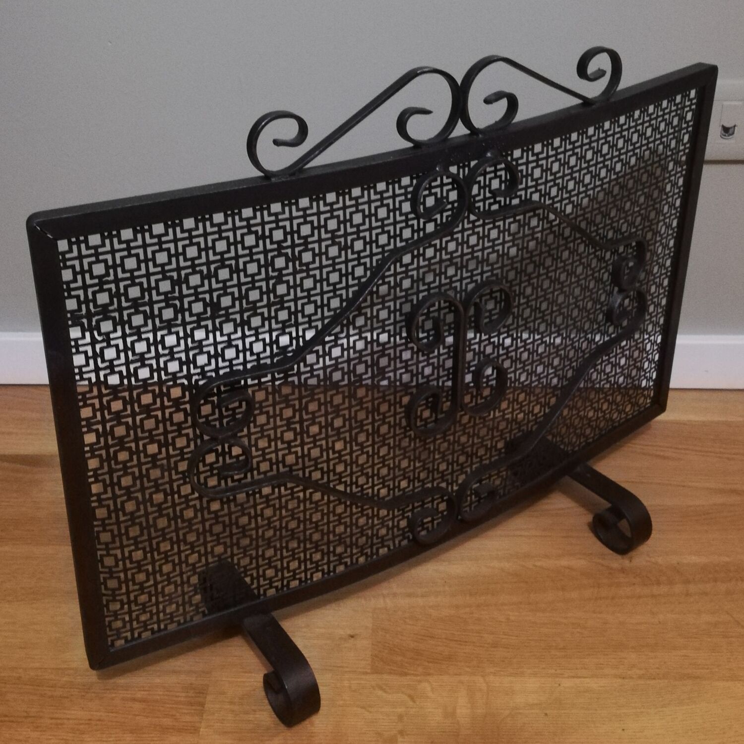 Wrought iron fireplace screen