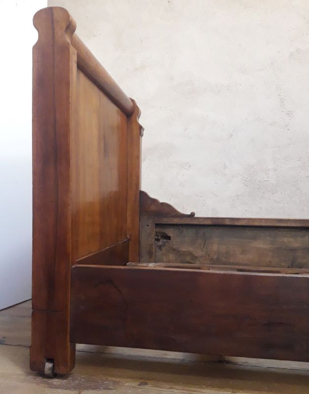 Louis philippe bed in walnut