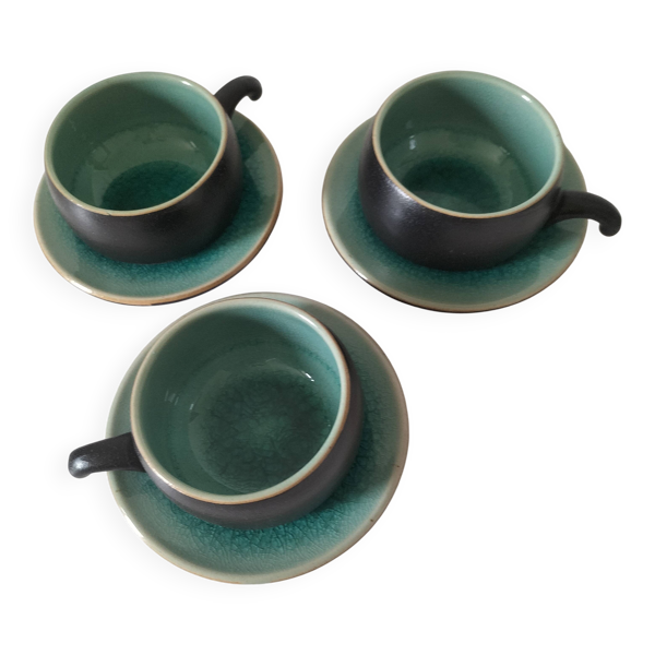 Trio tasses et soucoupes en céramique – émail turquoise craquelé