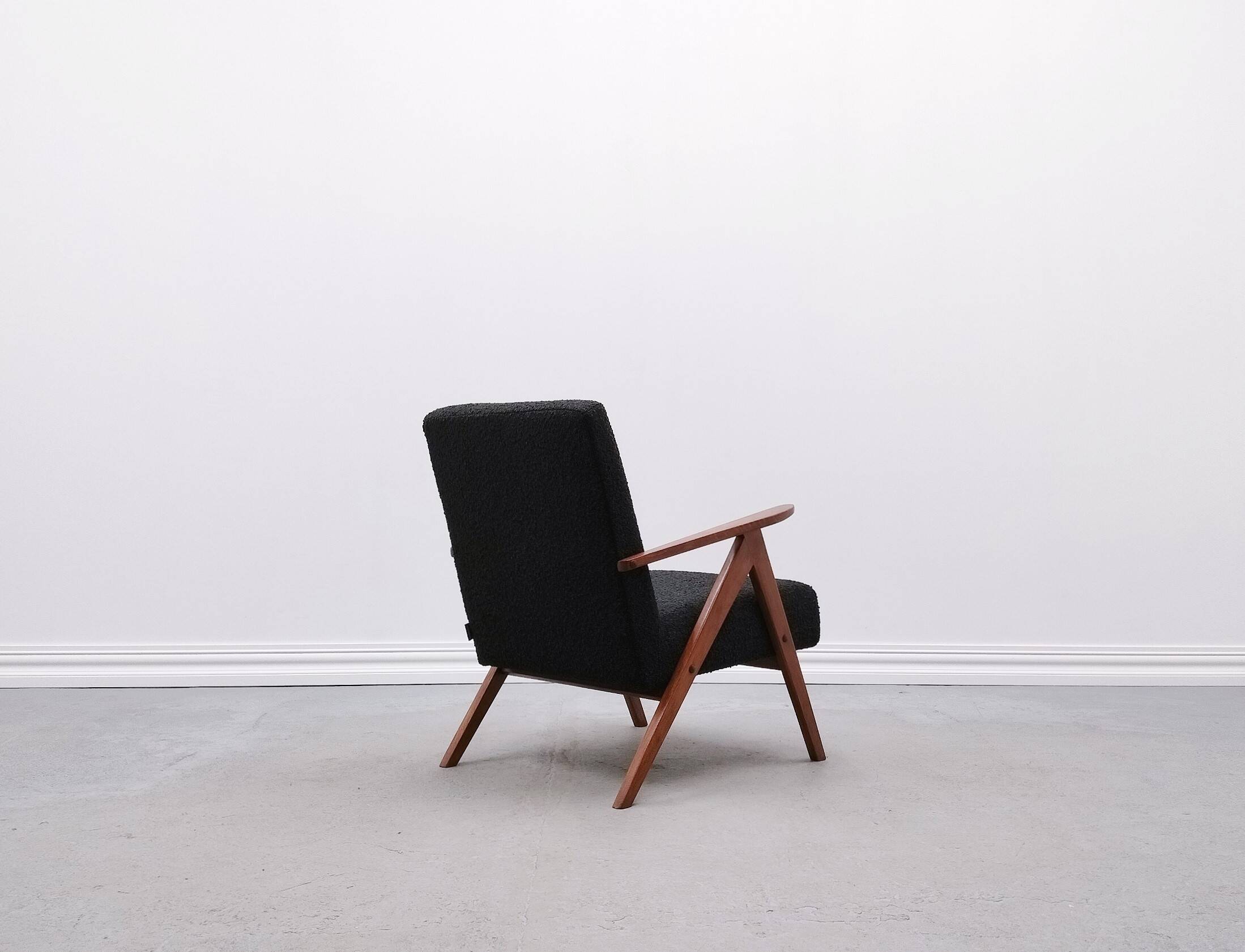 Mid-Century Easy Chair, Model B 310 Var, in Black Shield