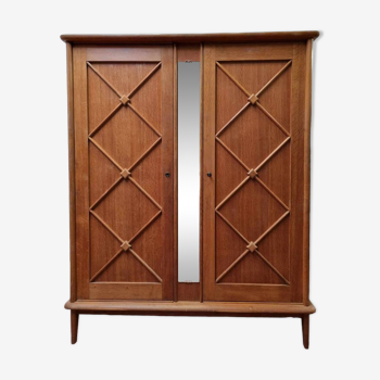 Armoire à croisillons