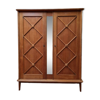 Armoire à croisillons