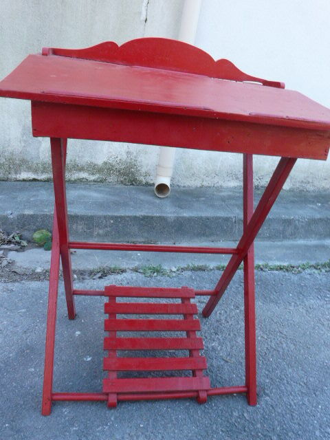 Folding vintage children's desk