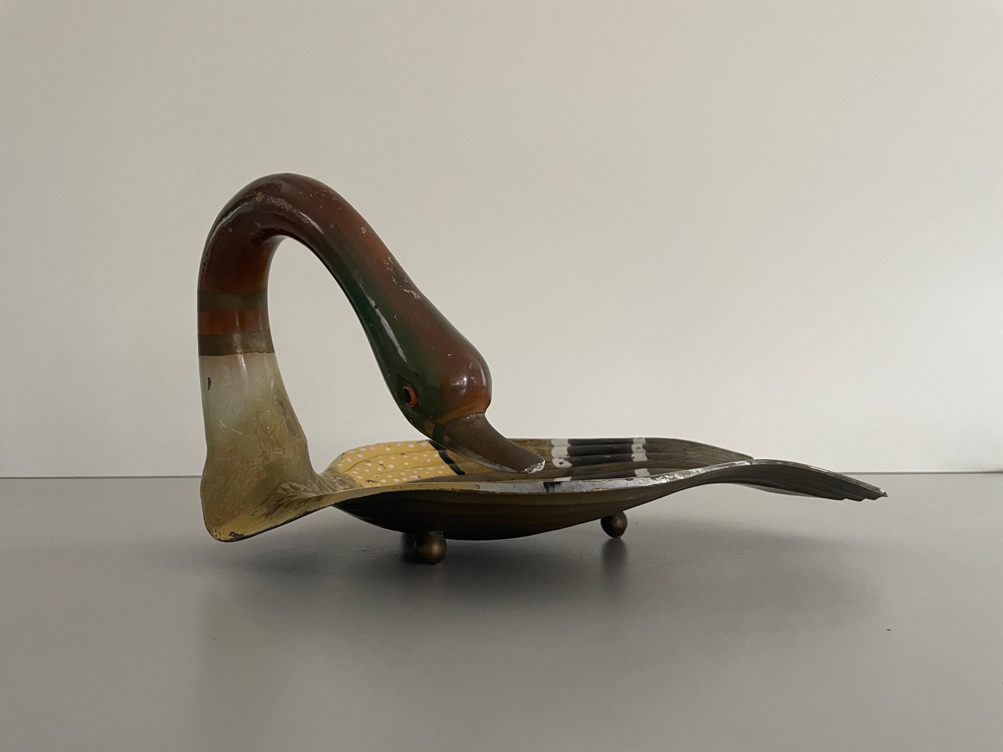 Adorable decorative centrepiece sculpture in the shape of a brass duck, 1970s, Germany.